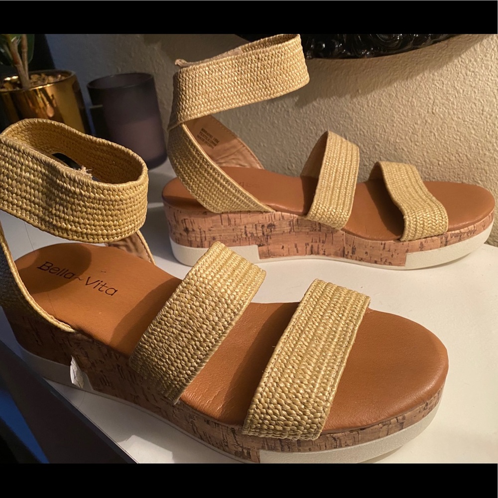 Bella Vita tan  wedges